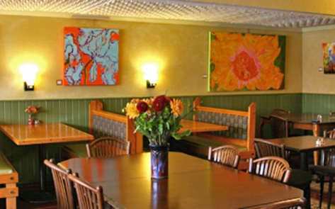 Veg Restaurant Turns 30