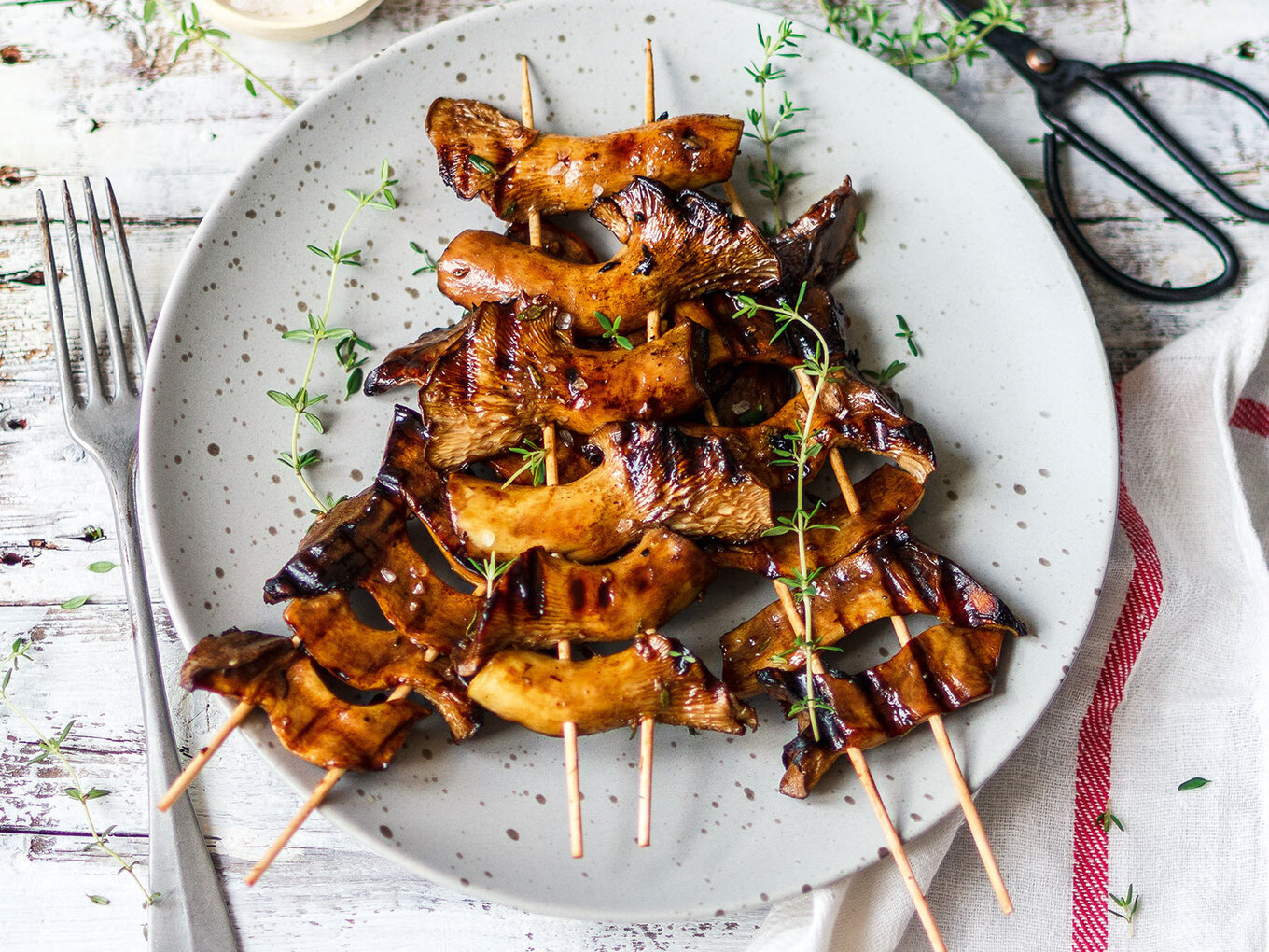 VegNews.GrilledMushrooms