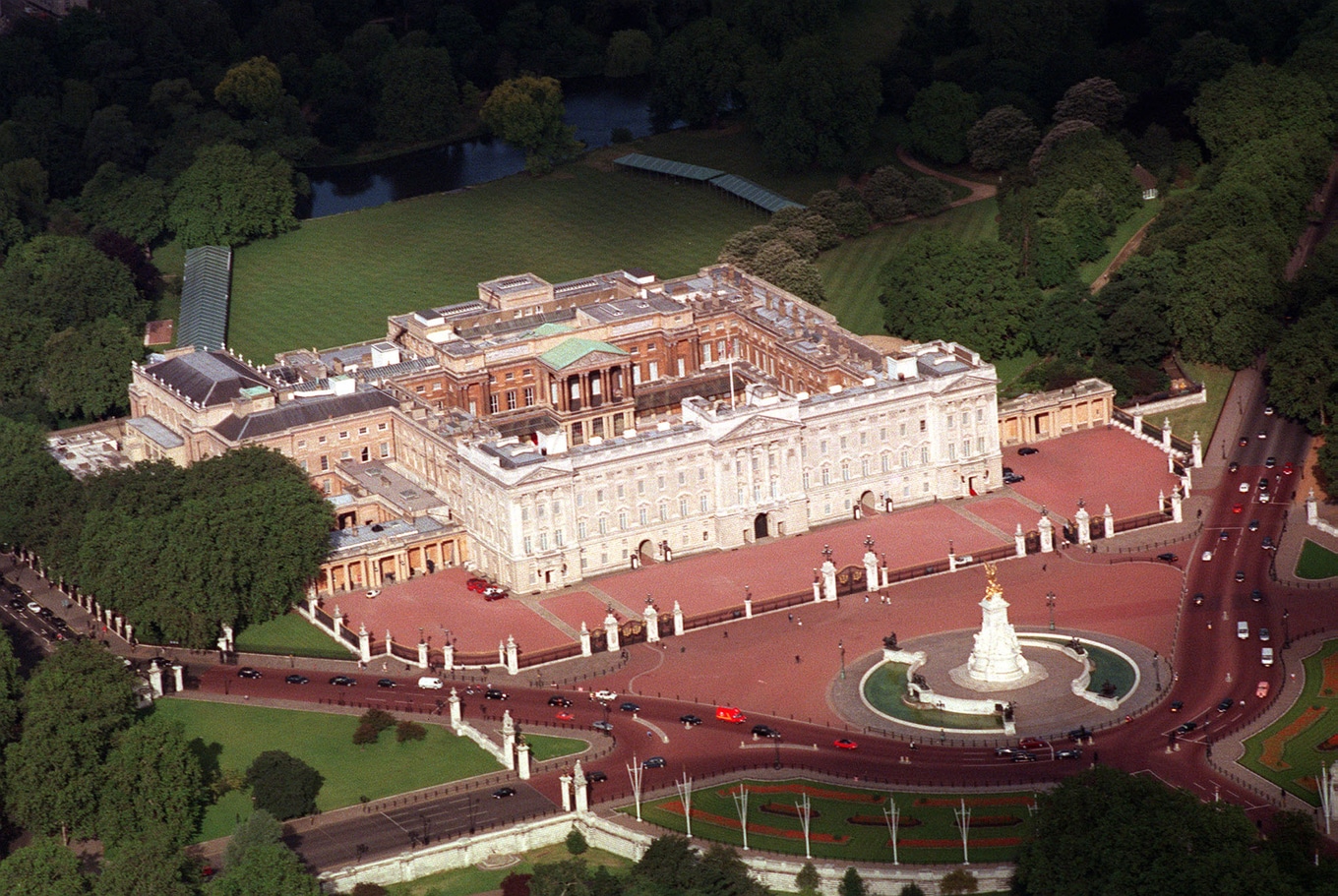 VegNews.TheBuckinghamPalace.TheRoyalFamily