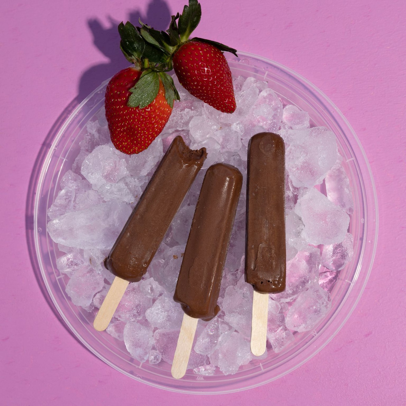 VegNews.VeganFudgePops.FudgyPop