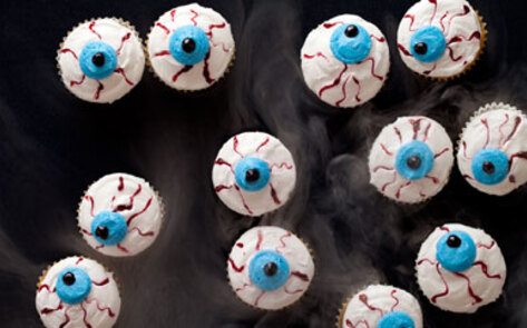 Spooky Eyeball Mini Cupcakes