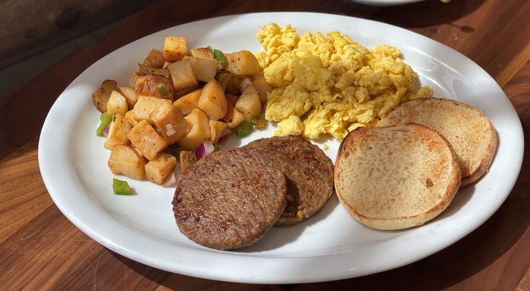 Vegan Breakfast Near Me: 19 Chains to Grab a Tasty Morning Meal | VegNews