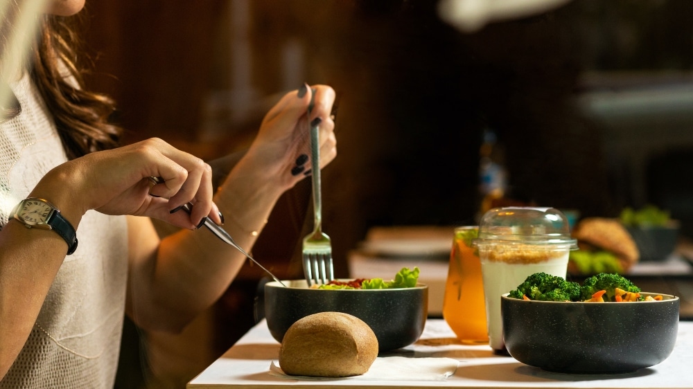 Is the increasing trend of being a ‘Social Omnivore’ a positive or negative development? Is the increasing trend of being a ‘Social Omnivore’ a positive or negative development? VegNews.socialomnivorevegan.Unsplash