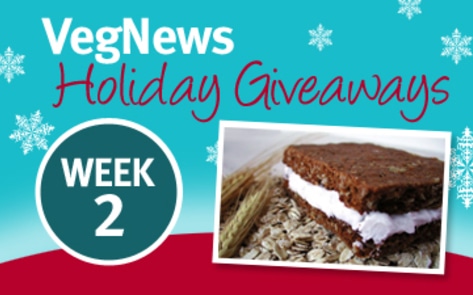 This Week's Giveaway: A Dozen Cookie Sandwiches from Sticky Fingers