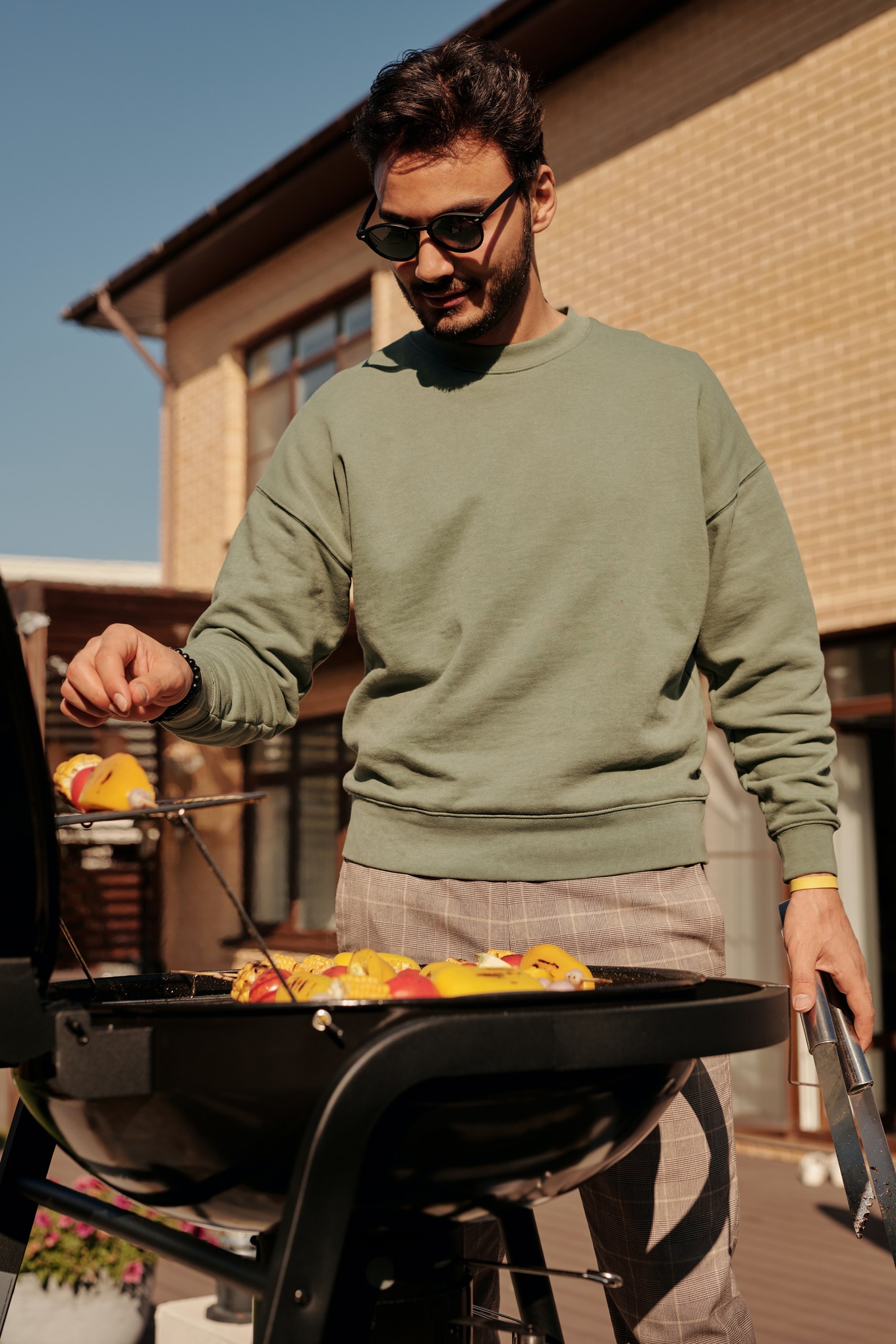 VegNews.MeatBarbecueMan.Askar-Abayev.Pexels