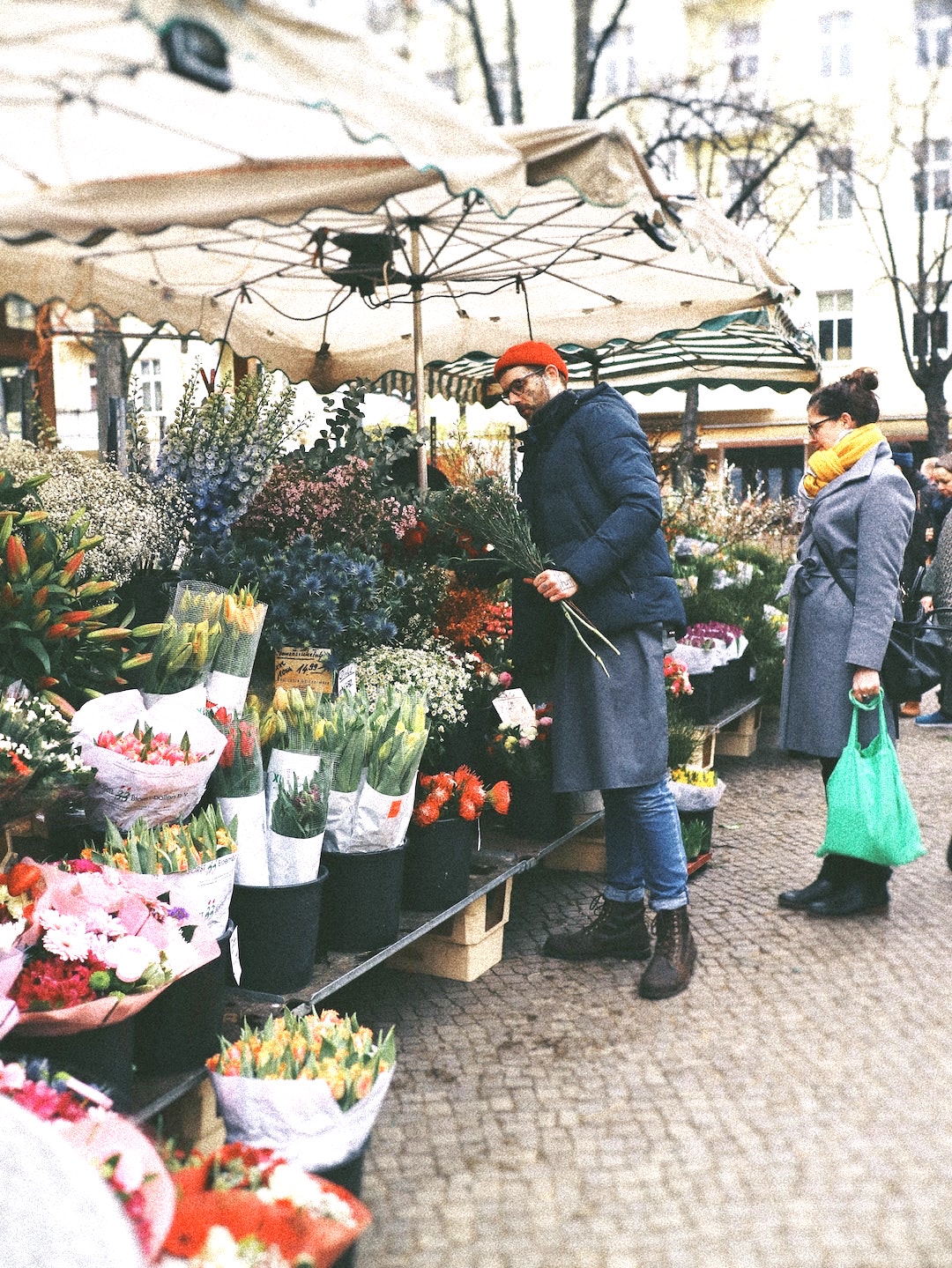 VegNews.FlowersFarmersMarket.PexelsOlenaBohovyk