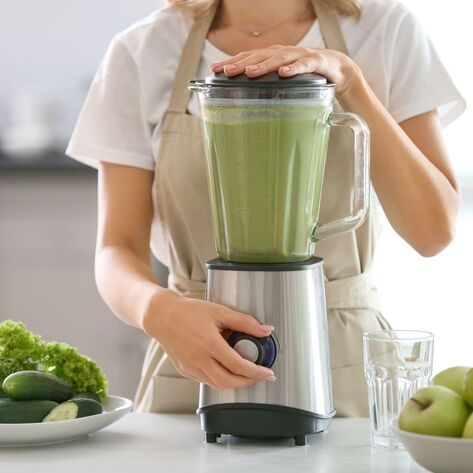 The Vegan Milk That Works Best in Green Smoothies, According to Science