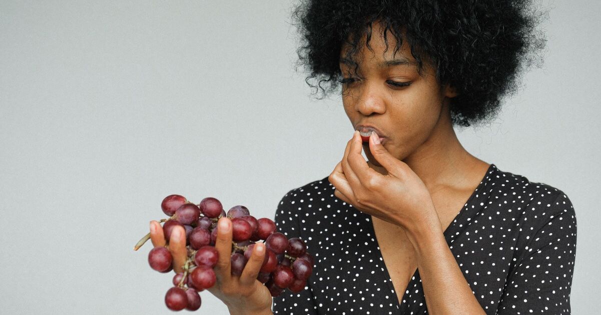 Eating an Abundance of Fruit Linked to 61 Percent Reduced Risk of Miscarriage, Study Finds - Vimarsana News