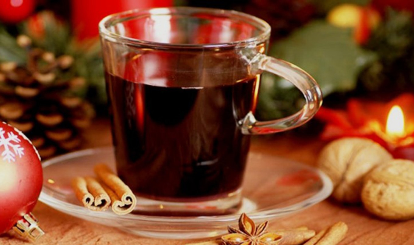 Cozy Wintertime Vegan Hot Toddy