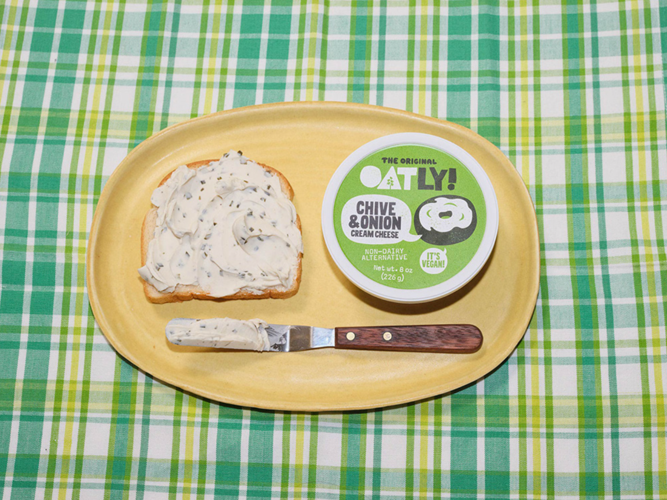 VegNews.OatlyCreamCheese.Oatly