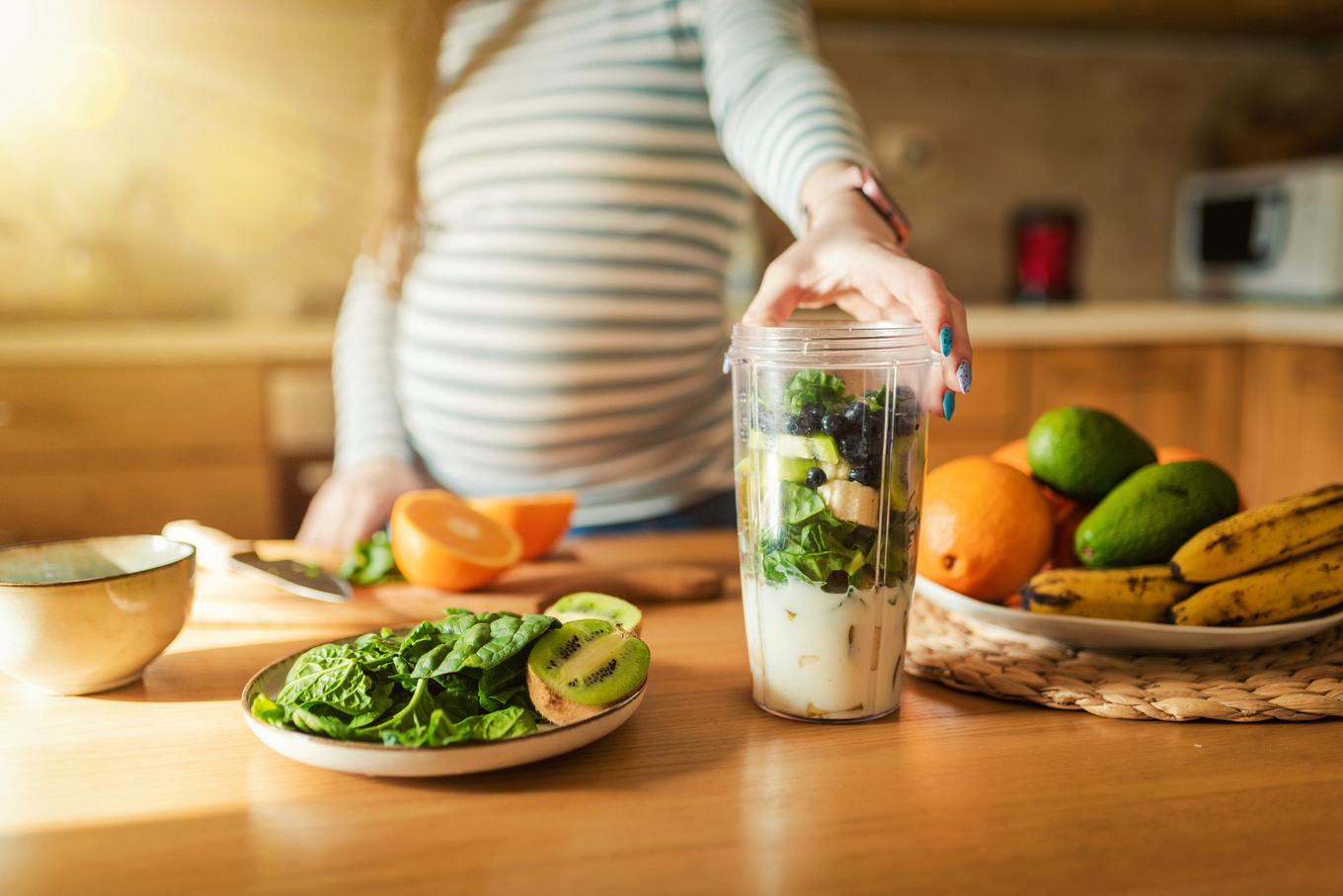 VegNews.PregnancyNutrition.IStock