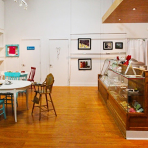 Chomp Vegan Eatery Opens