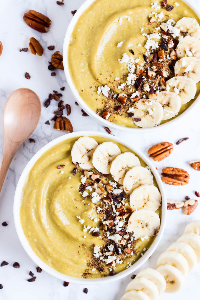 Vegnews.BananaCreamPieSmoothieBowl.EmilieEats