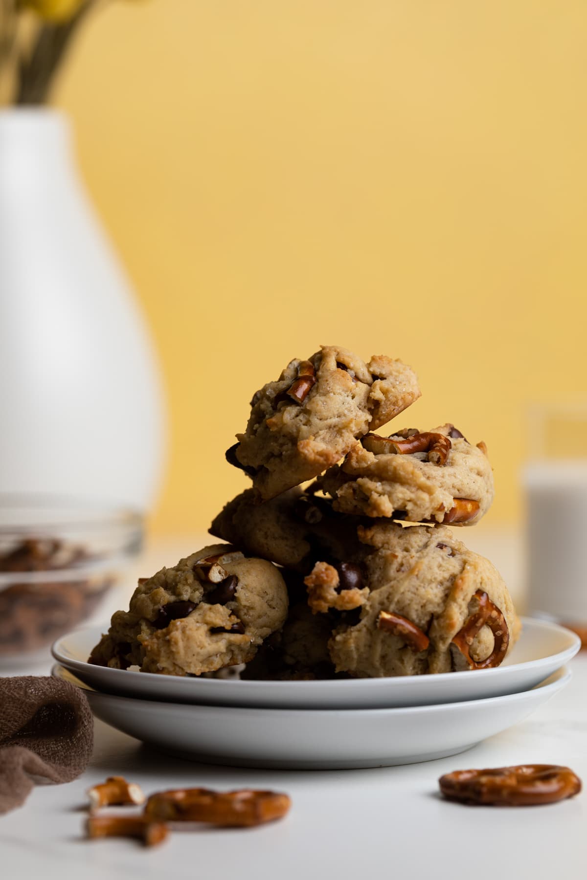 VegNews.Cookies.OrchidsandSweetTea