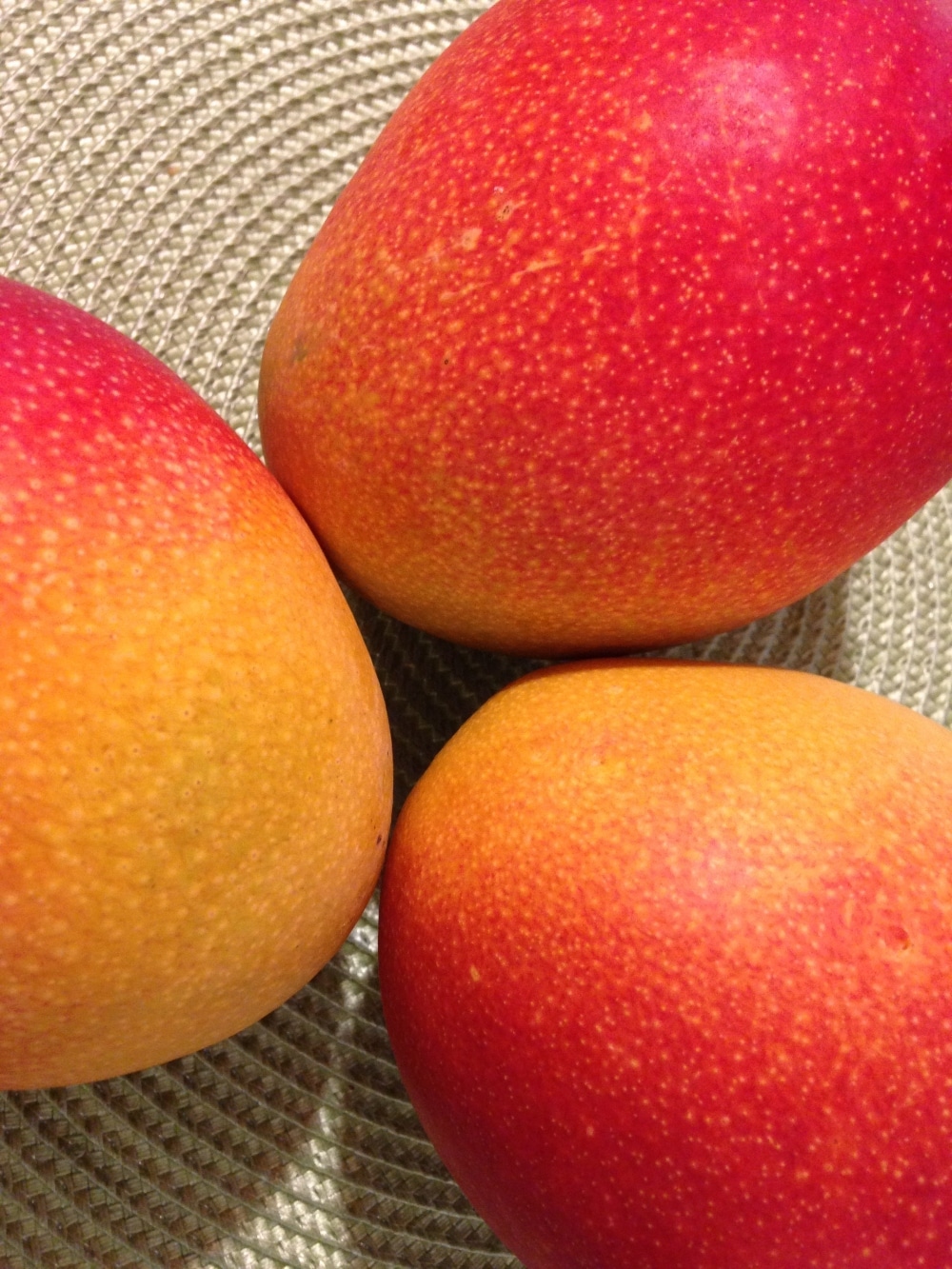 VegNews.summerfruitsmangoes.pexels