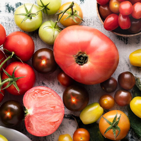 Why Everyone Loves Heirloom Tomatoes (Plus, 7 Vegan Recipes)