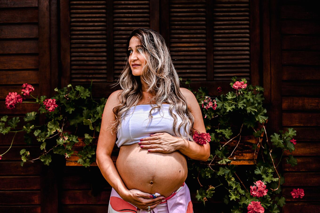 VegNews.PregnantWoman.Unsplash