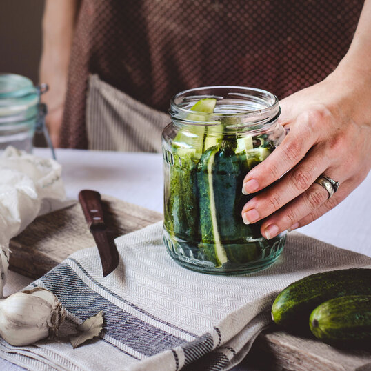 Are Pickles Healthy? Plus, the Best Brands and Vegan Recipes