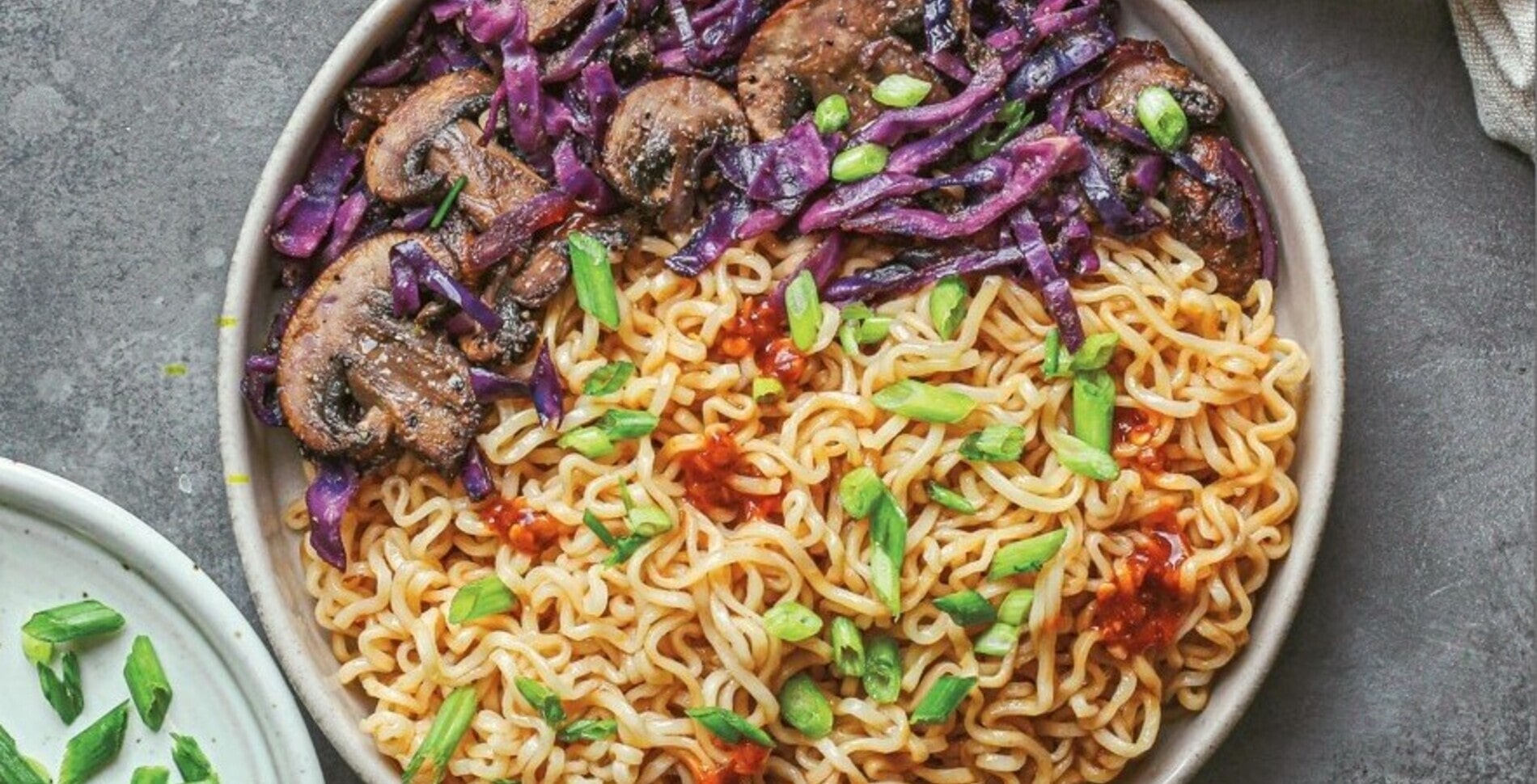 Easy Vegan Ramen Noodles With Cabbage and Mushrooms