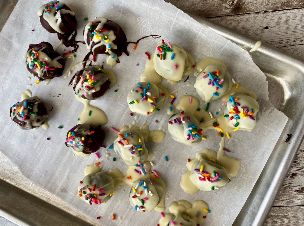 VegNews.OreoTruffle