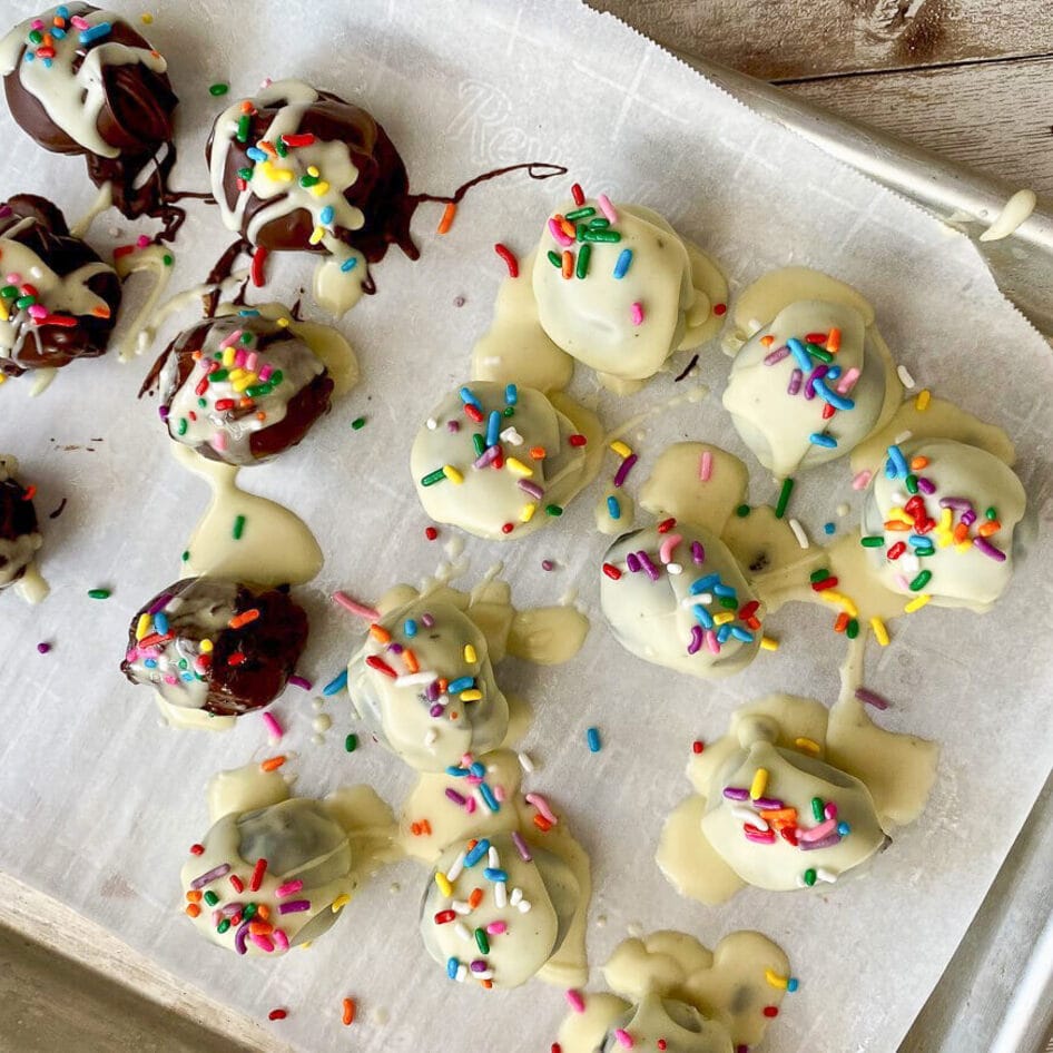 Four-Ingredient Vegan Oreo Truffles