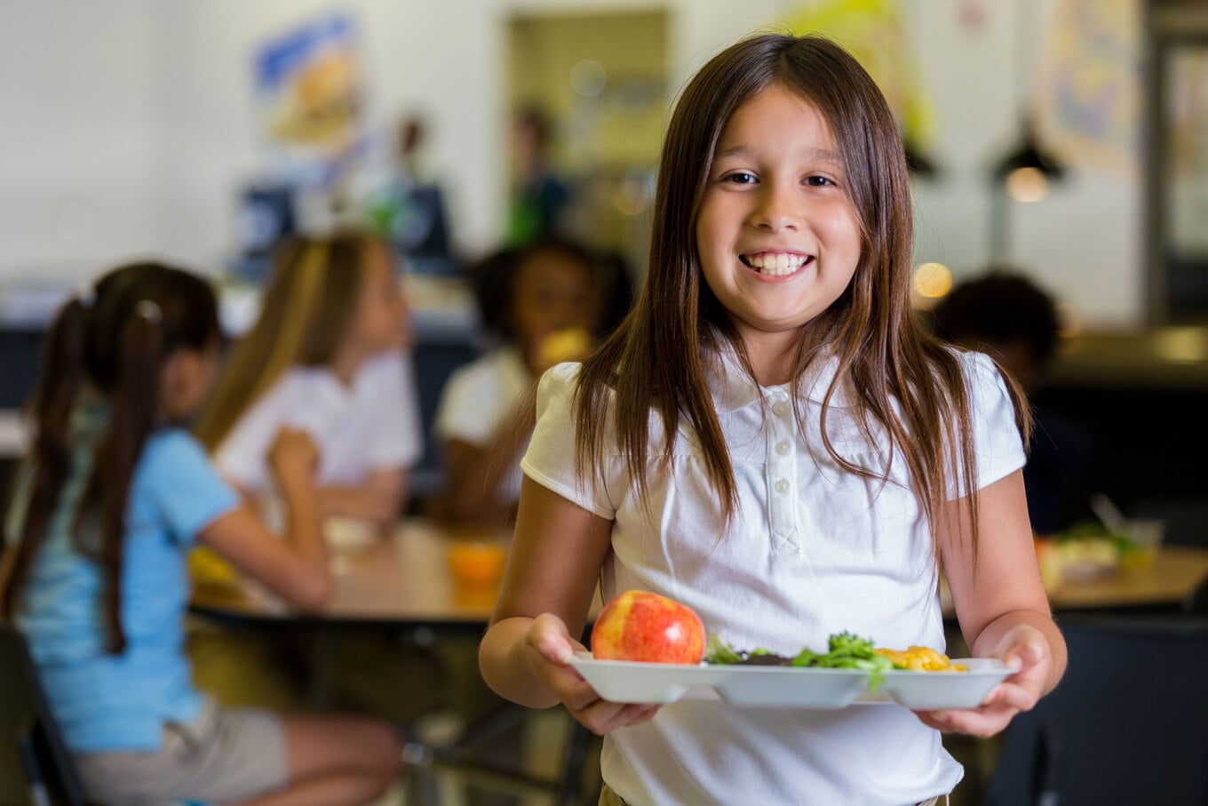 VegNews.SchoolLunch3.Stock