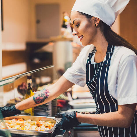 New Doctor-Led Vegan Meal Program Brings Food Prep Training to Schools, Hospitals, and Prisons 