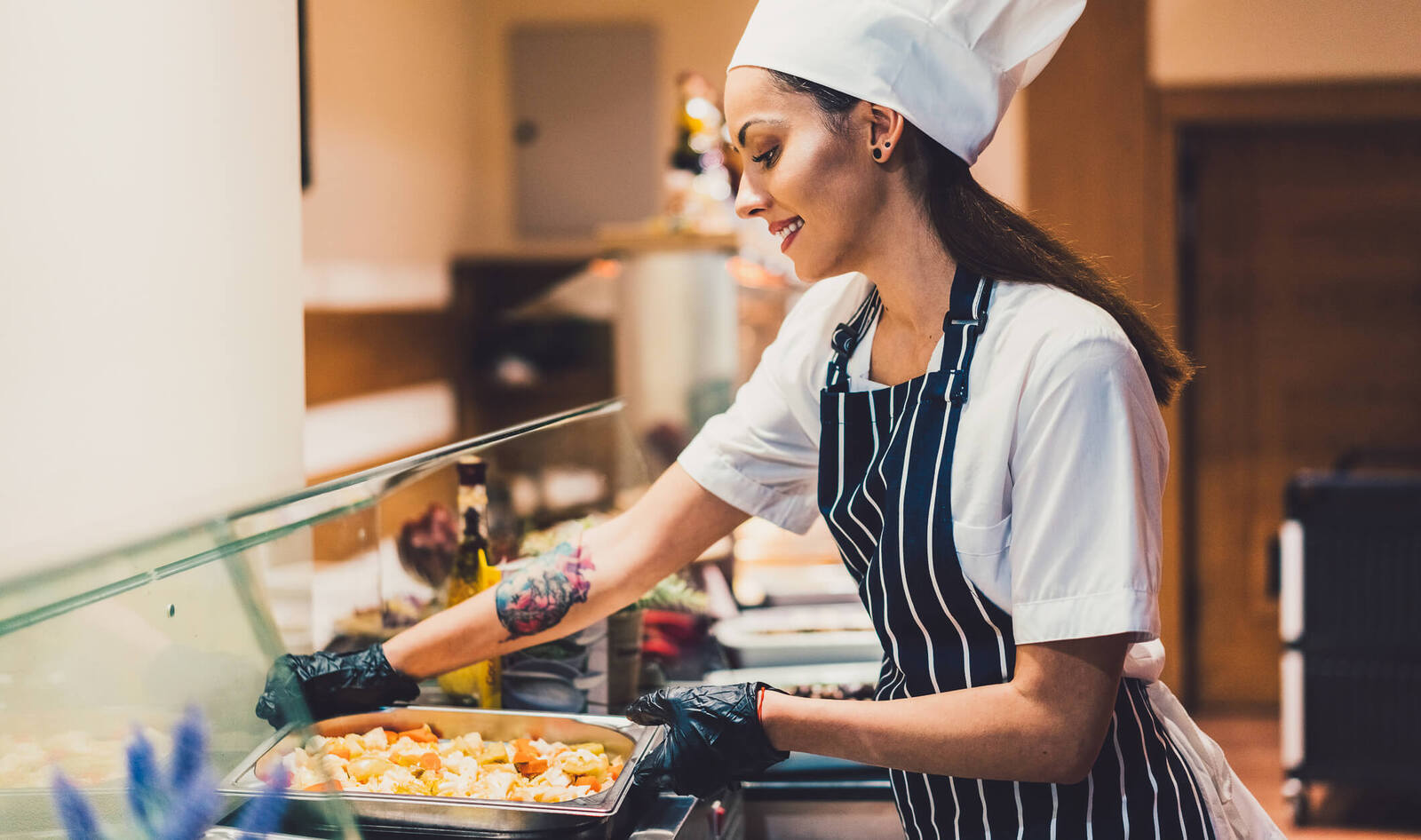 New Doctor-Led Vegan Meal Program Brings Food Prep Training to Schools, Hospitals, and Prisons 