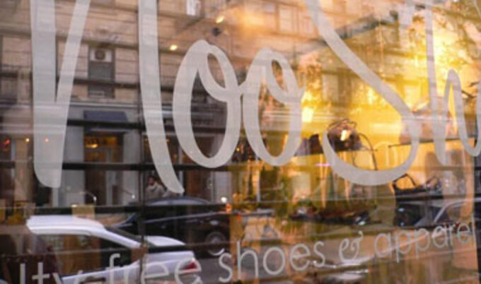 Giveaway.MooShoesStore