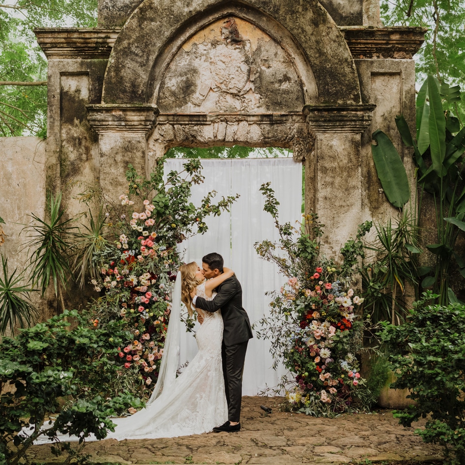 This Influencer's Vegan Yucatán Wedding Was a Celebration of Color, Love, and Mexico's Natural Beauty