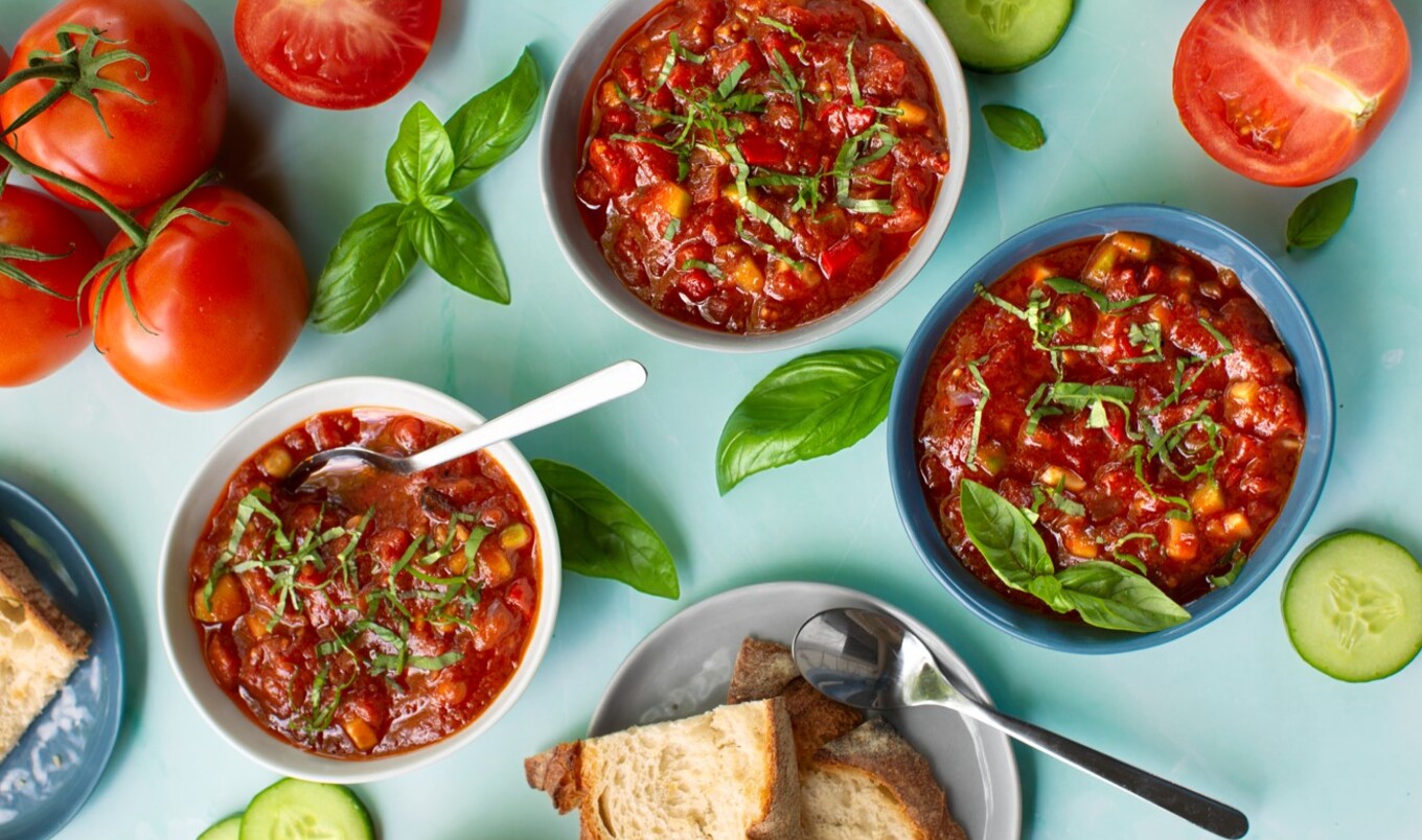 Herby Vegan Roasted Tomato Gazpacho