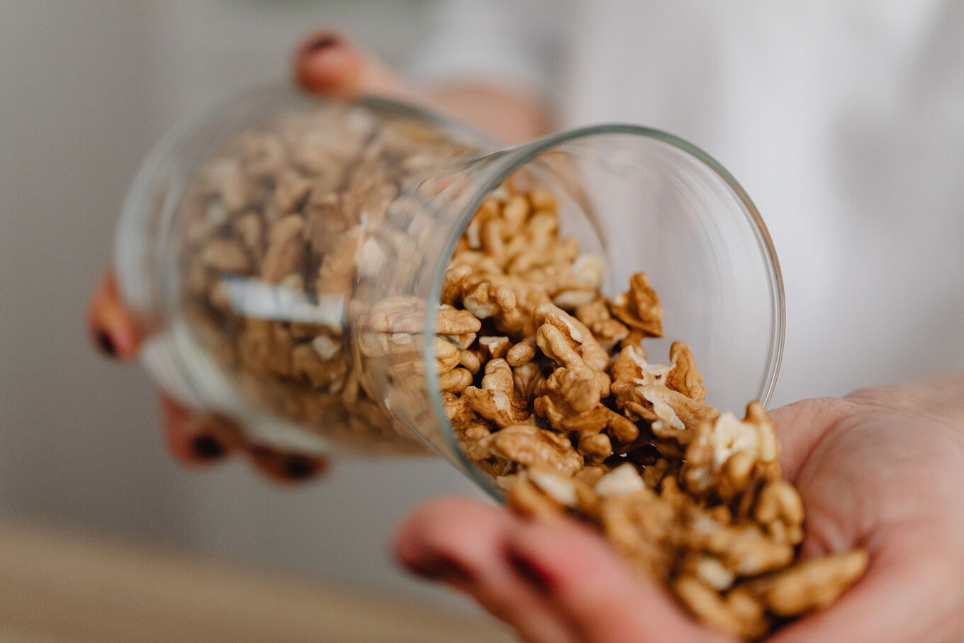 VegNews.Walnuts