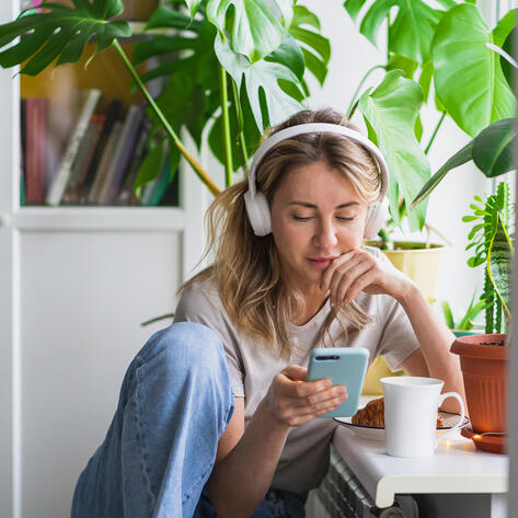 11 Vegan Podcasts You Need to Subscribe To