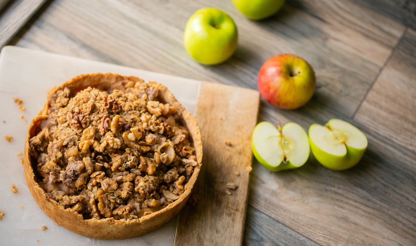 Vegan and Gluten-Free Apple Pie With Nutty Crumble Topping