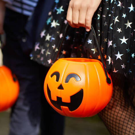 14 Healthier Vegan Halloween Treats That are Ghoulishly Good<br>