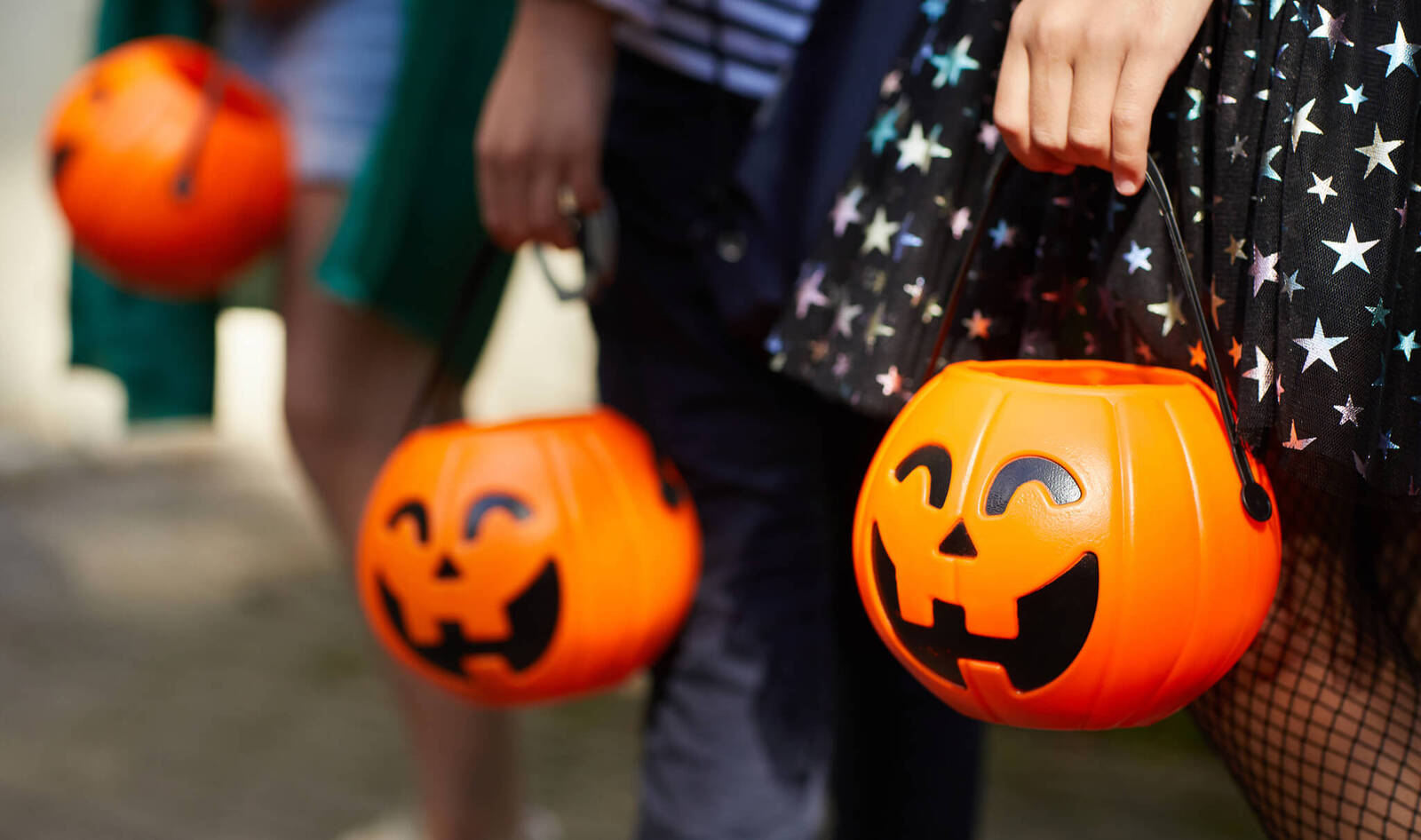 14 Healthier Vegan Halloween Treats That Are Ghoulishly Good<br>