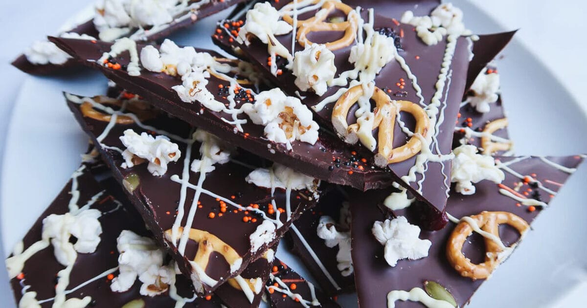 7 Sweet Vegan Ways to Use Halloween Candy (Beside Stuffing It In Your Mouth) - Vimarsana News