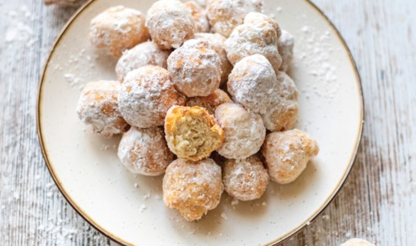 Vegan Italian Sugar-Dusted Zeppole