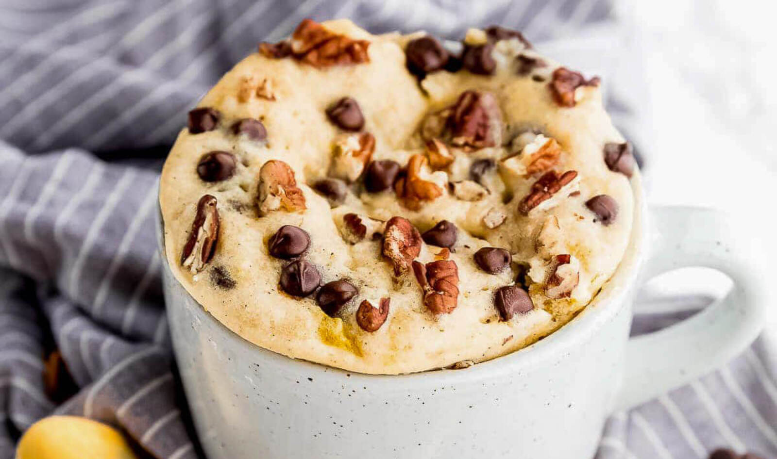 These Microwaveable Vegan Mug Cakes Are Ready In a Flash—And They're Delicious