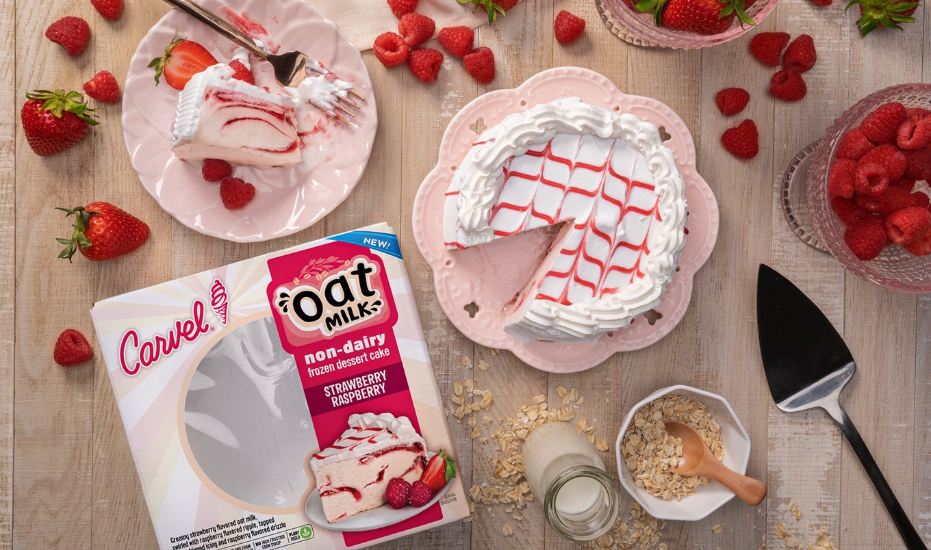 VegNewsCarvelOATMILKBerryCAKE