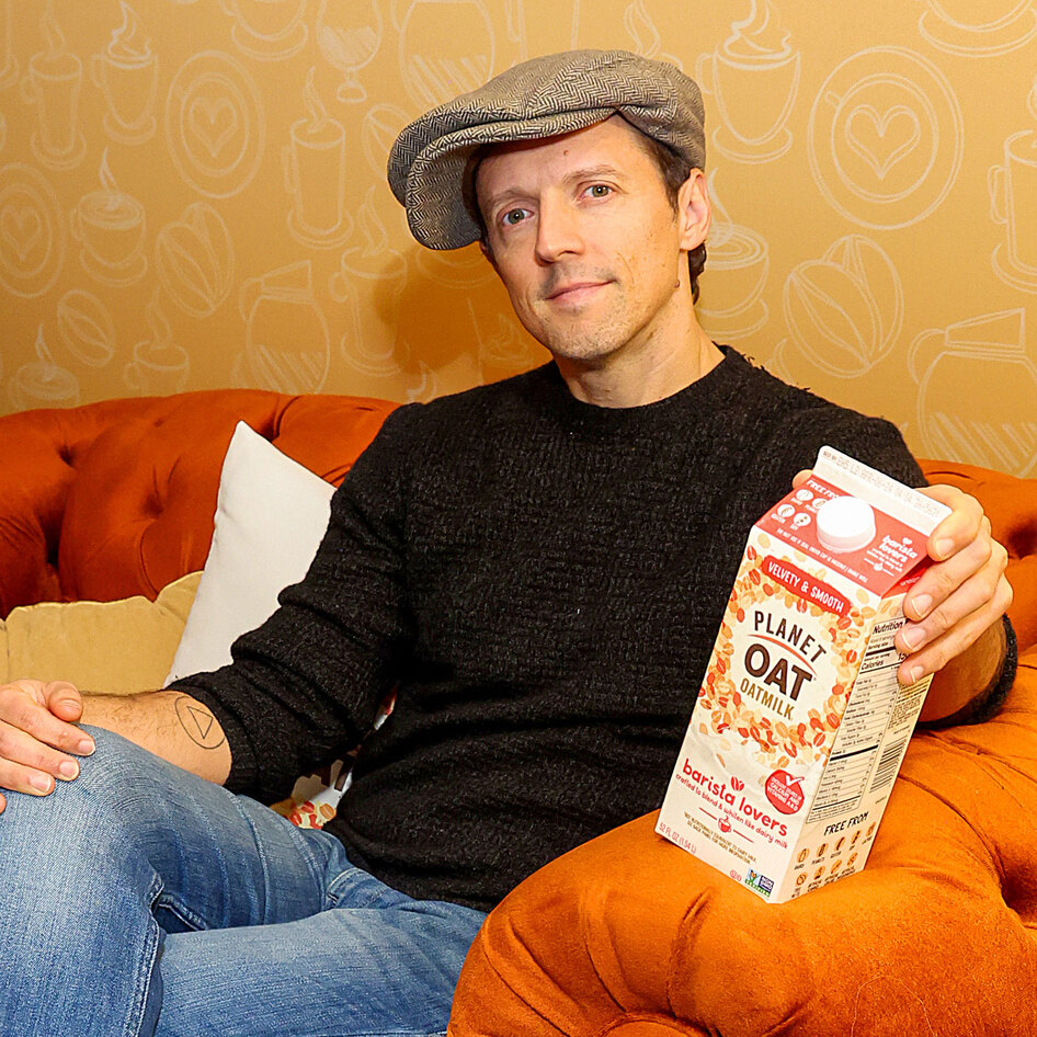 Jason Mraz Gets Back to His Coffee Shop Roots, This Time With a Little Help From Oat Milk