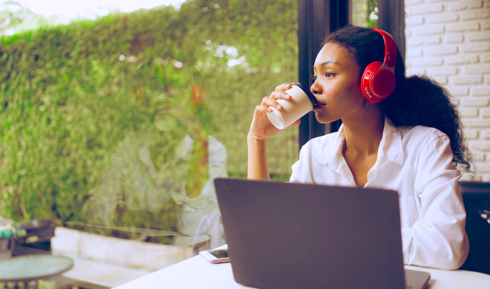 Wellness Expert Kimberly Snyder's 10 Daily Habits to Ease Anxiety