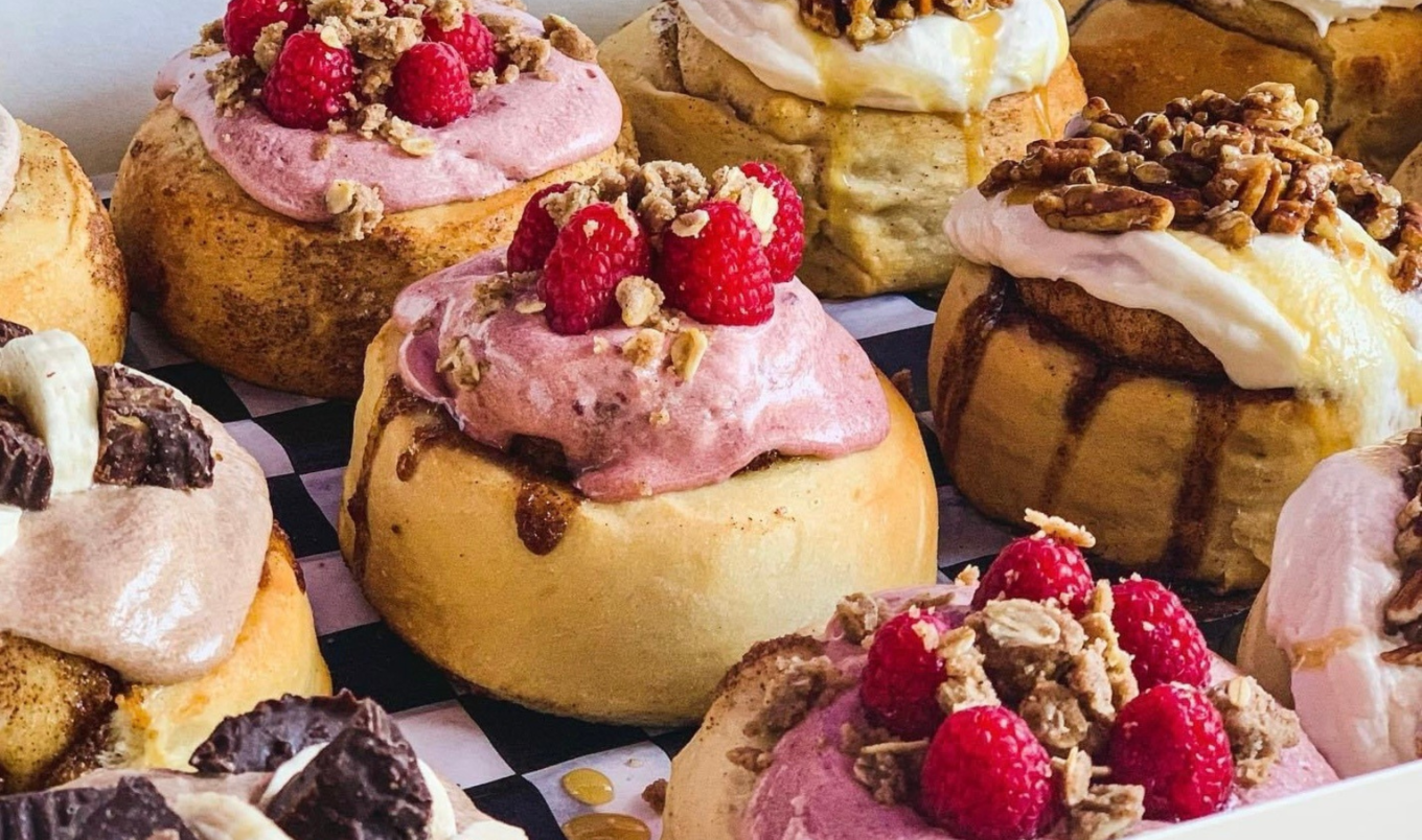 VegNews.Cinnaholic