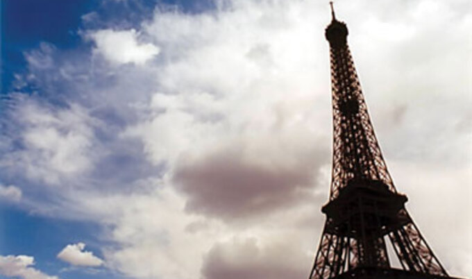 VegNews.ParisEiffelTower