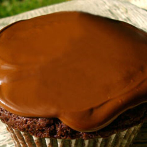 VegNews.ChocolateCupcake