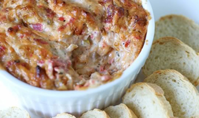 caramelizedonionbacondip