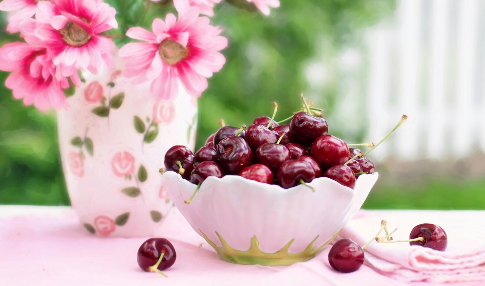 To Reap the Benefits of Cherry Season, Be Like Oprah, Martha, and Bobby Flay&nbsp;