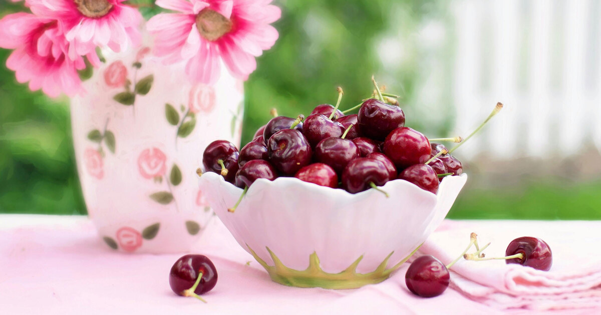 To Reap the Benefits of Cherry Season, Be Like Oprah, Martha Stewart, and Bobby Flay - Vimarsana News