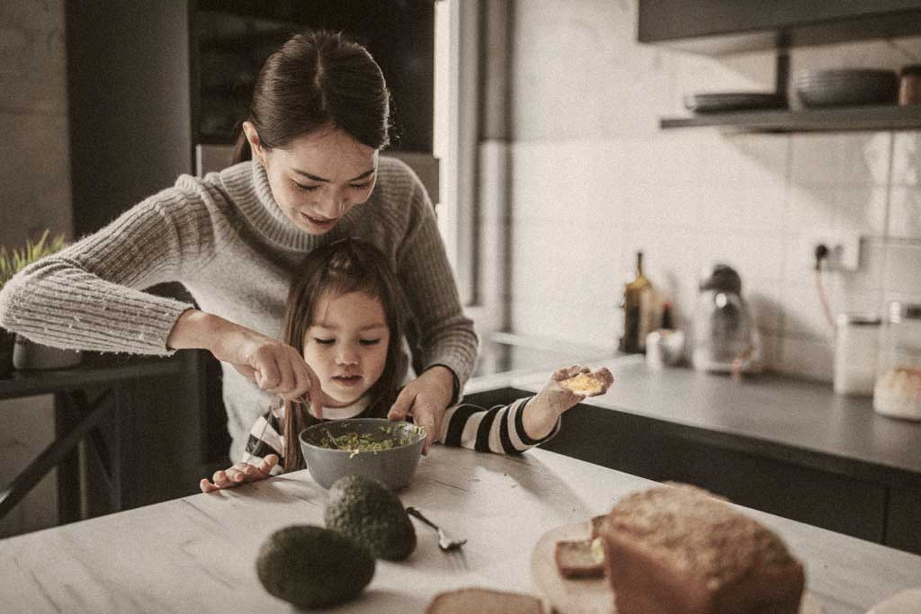 Mom-and-Daughter-Cooking-2