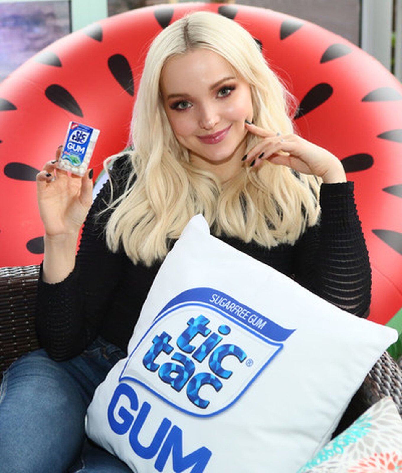 Dove Cameron Tic Tac Gum (1)